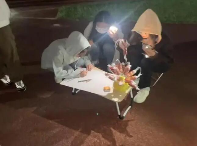 我想创业卖糖葫芦 大学生创业卖自制糖葫芦一周：体验到了赚钱不易 第1张