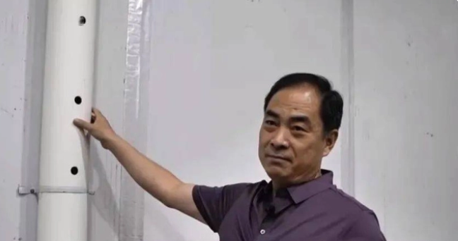 大学生回农村创业成功案例 大叔放弃建材行业，攻克“火炬菜”种植难题，